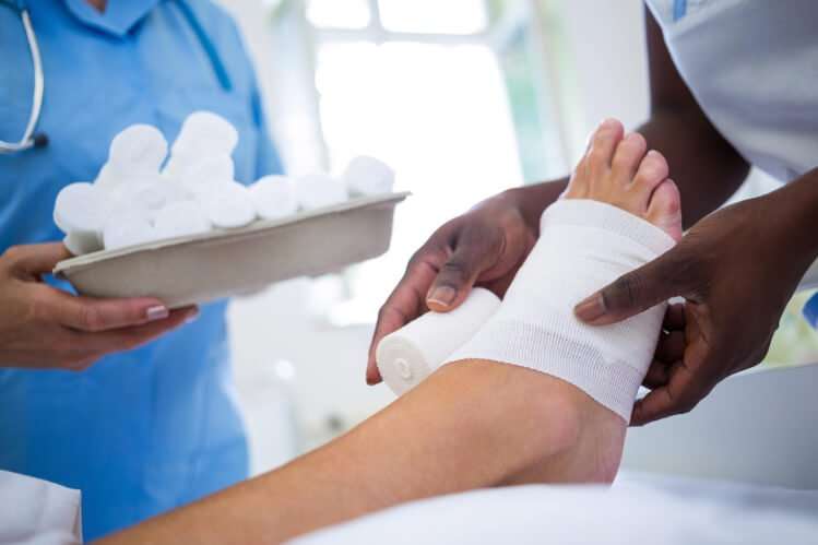 How to Treat Diabetic Foot Ulcers